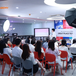 ĐÀO TẠO HOST LIVESTREAM TẠI ONPOINT