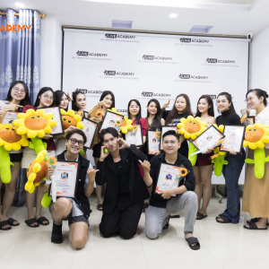 KHÓA HỌC LIVESTREAM TẠI LIVE ACADEMY VÀ HÀNH TRÌNH CỦA K55