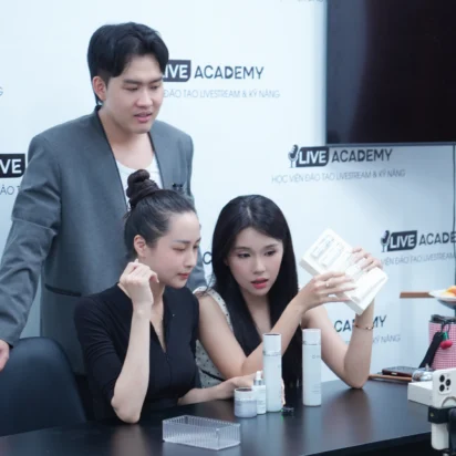K61 live đôi – Khi sự phối hợp tạo nên một phiên livestream cuốn hút