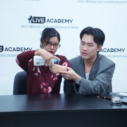 K62 chính thức thực hành livestream – Dám làm để trưởng thành