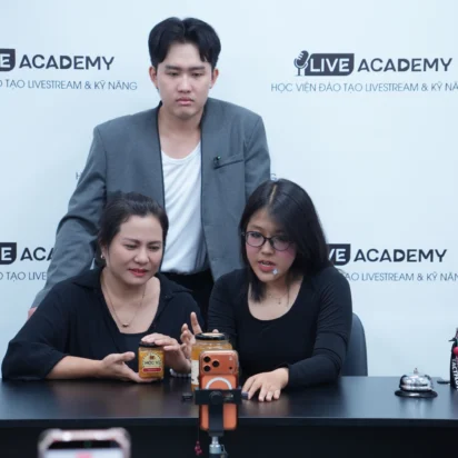 K61 live đôi – Khi sự phối hợp tạo nên một phiên livestream cuốn hút