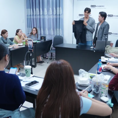 K62 chính thức thực hành livestream – Dám làm để trưởng thành