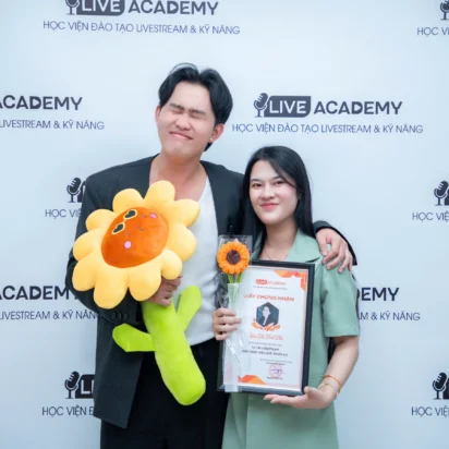 Tốt nghiệp khóa K64 – Khóa học tự tin livestream bán hàng hiệu quả