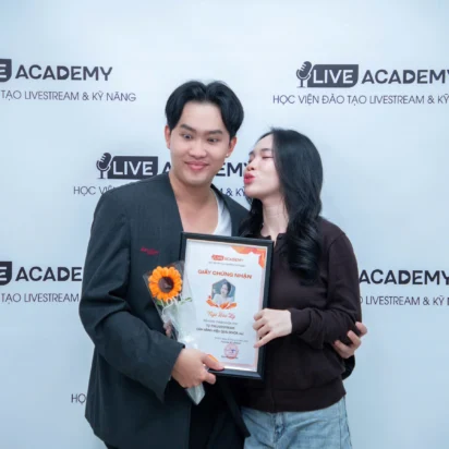 Tốt nghiệp khóa K64 – Khóa học tự tin livestream bán hàng hiệu quả