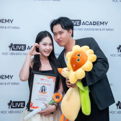Tốt nghiệp khóa K64 – Khóa học tự tin livestream bán hàng hiệu quả