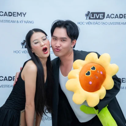 Tốt nghiệp khóa K64 – Khóa học tự tin livestream bán hàng hiệu quả