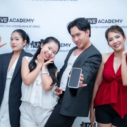 Tốt nghiệp khóa K64 – Khóa học tự tin livestream bán hàng hiệu quả
