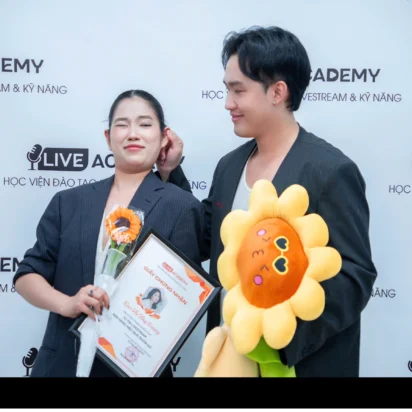 Tốt nghiệp khóa K64 – Khóa học tự tin livestream bán hàng hiệu quả