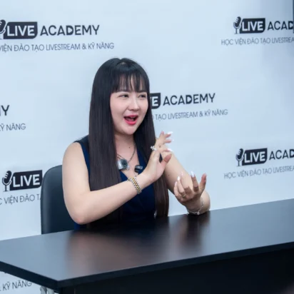 Tốt nghiệp khóa K63 – Khóa học tự tin livestream bán hàng hiệu quả