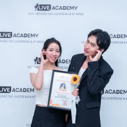 Tốt nghiệp khóa K63 – Khóa học tự tin livestream bán hàng hiệu quả