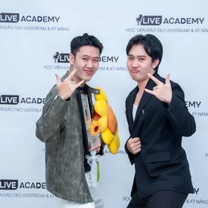 Tốt nghiệp khóa K63 – Khóa học tự tin livestream bán hàng hiệu quả
