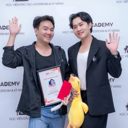 Tốt nghiệp khóa K65 – Khóa học tự tin livestream bán hàng hiệu quả