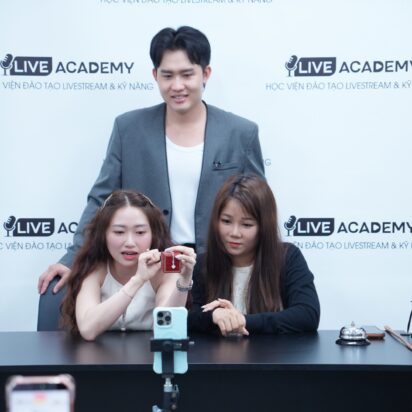 K61 LIVE ĐÔI – KHI SỰ PHỐI HỢP TẠO NÊN MỘT PHIÊN LIVESTREAM CUỐN HÚT