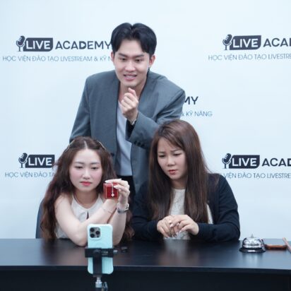 K61 LIVE ĐÔI – KHI SỰ PHỐI HỢP TẠO NÊN MỘT PHIÊN LIVESTREAM CUỐN HÚT