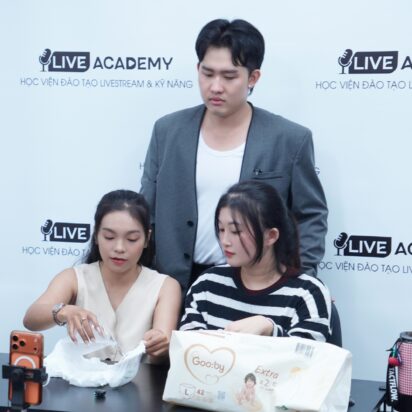 K61 LIVE ĐÔI – KHI SỰ PHỐI HỢP TẠO NÊN MỘT PHIÊN LIVESTREAM CUỐN HÚT