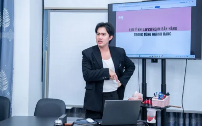 Làm gì khi bị khách hàng chửi, comment không tích cực khi livestream?