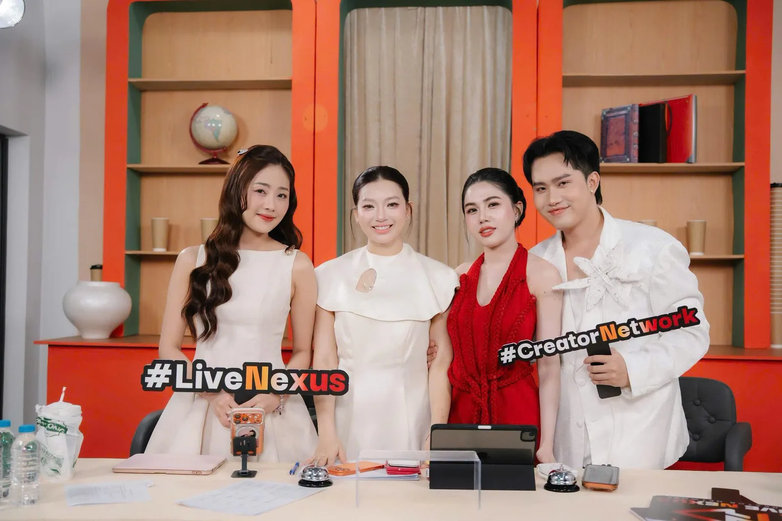 Live Academy cung cấp Host Livestream chuyên nghiệp