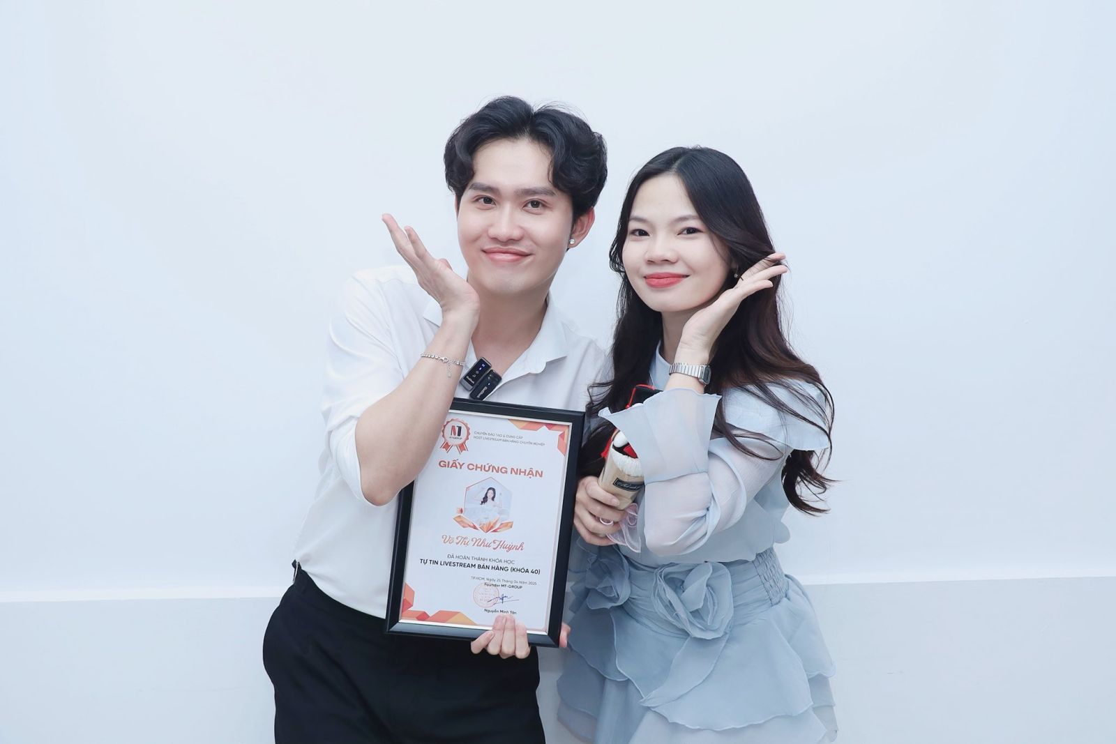 Host Livestream Chuyên Nghiệp: Hành Trình Thu Nhập X3 Của Queenie