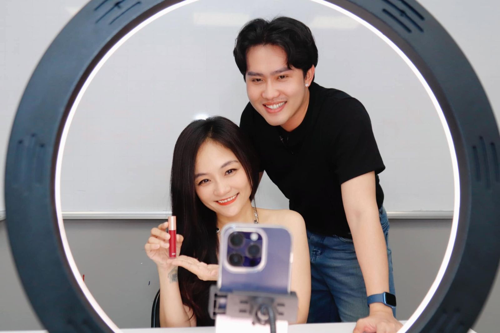 (Host Kim Long cùng Thầy MiTa Minh Tân trong buổi học tốt nghiệp K20 - Khóa Học Tự Tin Livestream Bán Hàng Hiệu Quả)